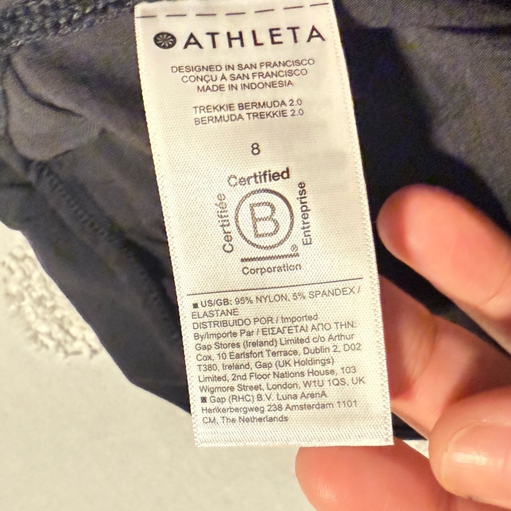 Athleta Women's Black Bermudas - Picture 7 of 8